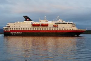 Read more about the article Hurtigruten: Mit Podcast die Nordwest-Passage erkunden