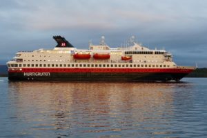 Mehr über den Artikel erfahren Hurtigruten: Mit Podcast die Nordwest-Passage erkunden