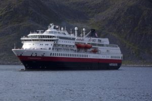 Mehr über den Artikel erfahren Neues aus Norway´s Coastal Kitchen: Hurtigruten – Das Original stellt kulinarische Botschafter vor