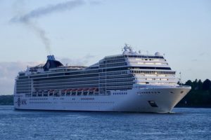 Read more about the article MSC Cruises: Total stellt die Flüssigerdgas-Versorgung der neuen LNG-Kreuzfahrtschiffe sicher