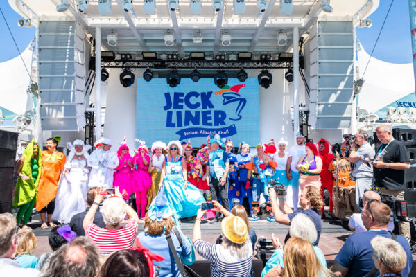 Read more about the article Karneval auf hoher See: Der Jeckliner 3 schunkelt übers Mittelmeer
